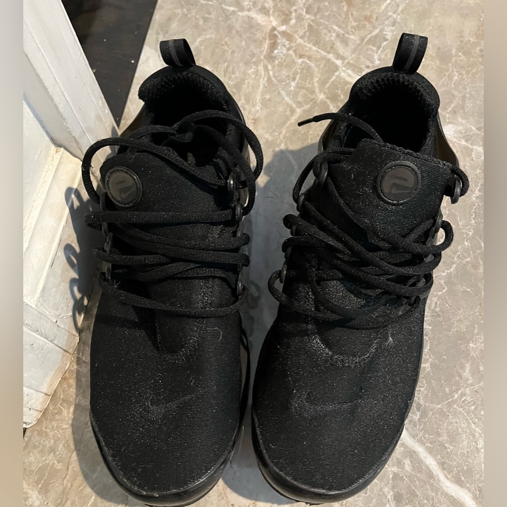 Authentic All Black Mens Size 10 Prestos.